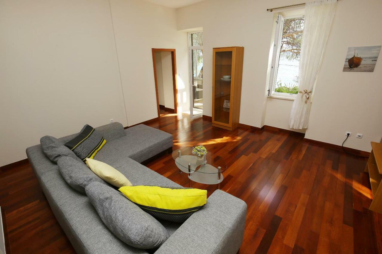 Seafront Beach Apartment - Directly At The Beach 자다르 외부 사진
