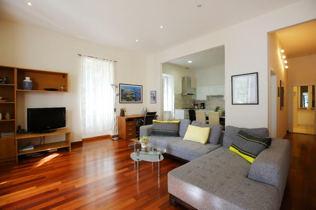 Seafront Beach Apartment - Directly At The Beach 자다르 외부 사진