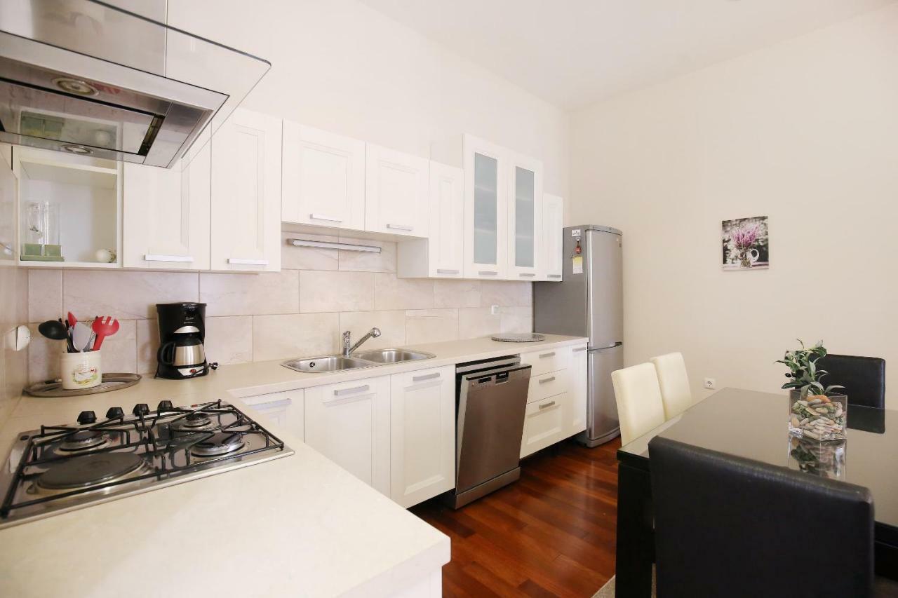 Seafront Beach Apartment - Directly At The Beach 자다르 외부 사진