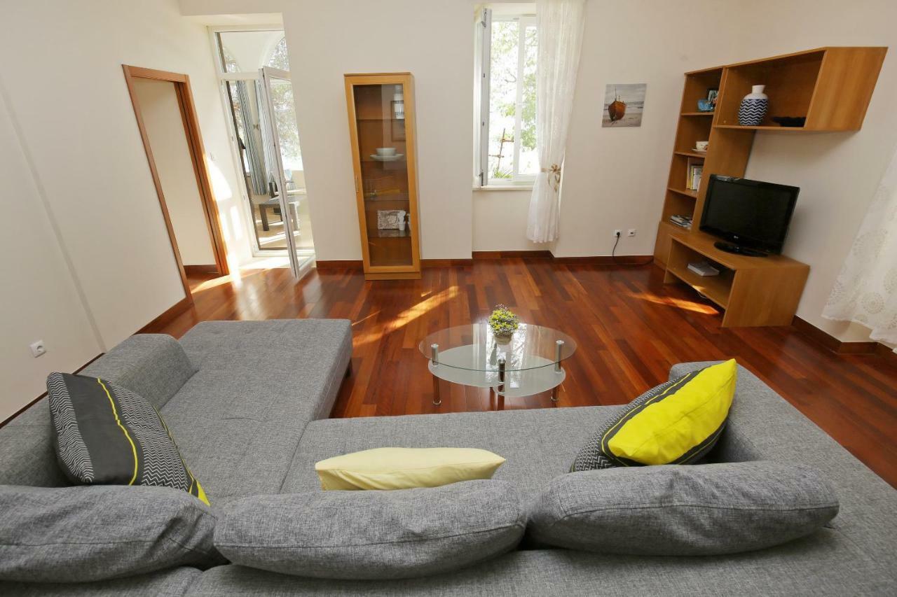 Seafront Beach Apartment - Directly At The Beach 자다르 외부 사진
