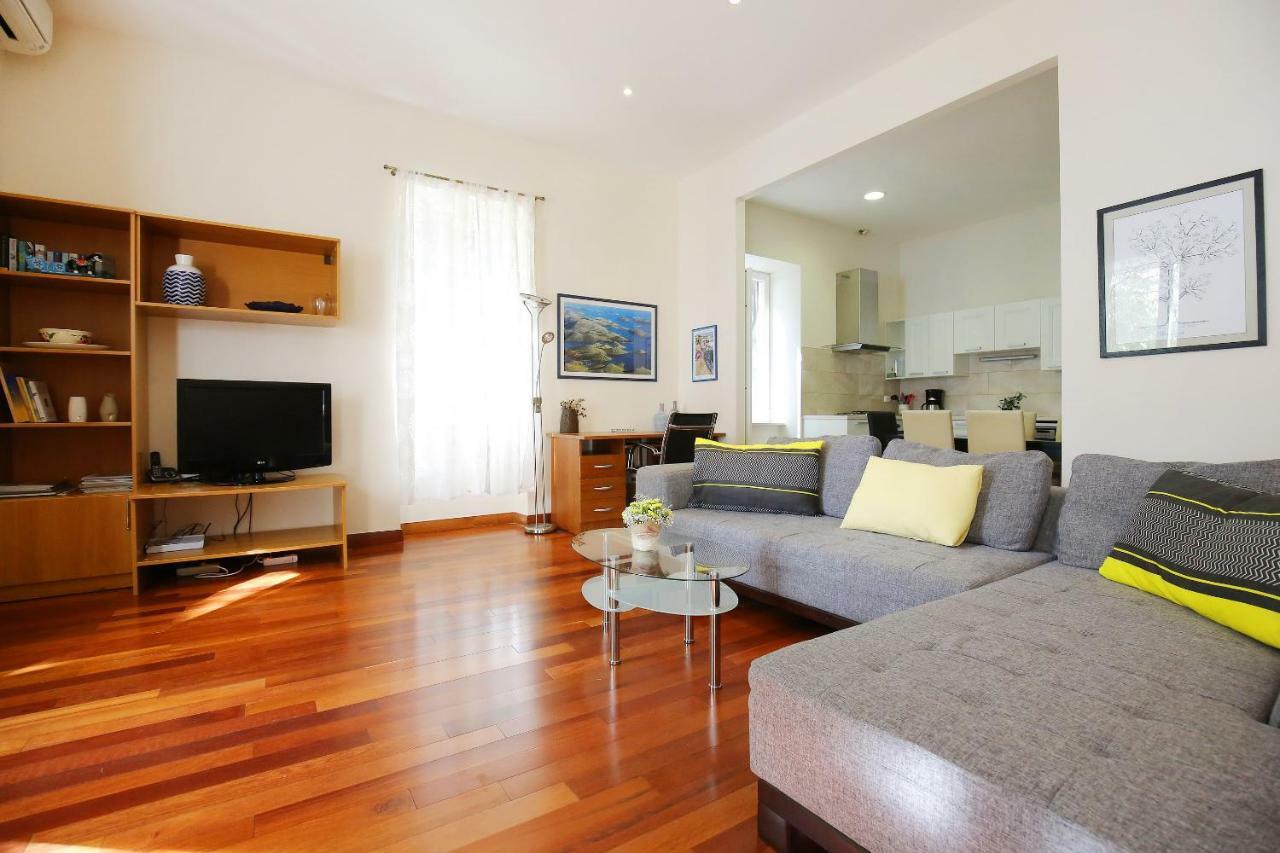 Seafront Beach Apartment - Directly At The Beach 자다르 외부 사진