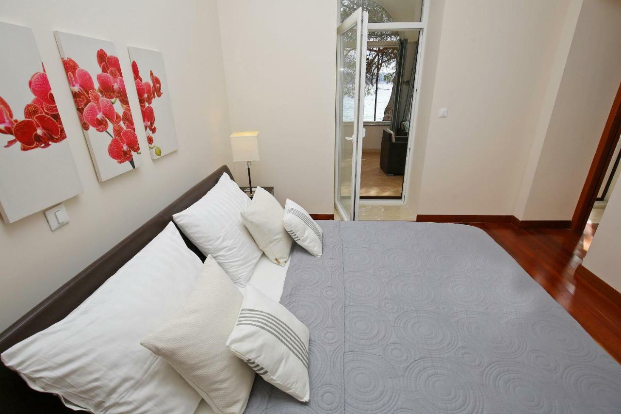 Seafront Beach Apartment - Directly At The Beach 자다르 외부 사진