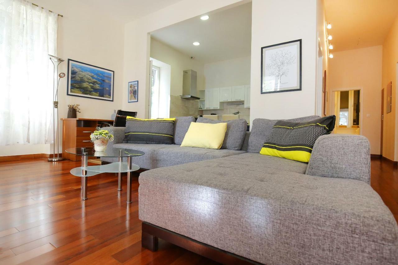 Seafront Beach Apartment - Directly At The Beach 자다르 외부 사진
